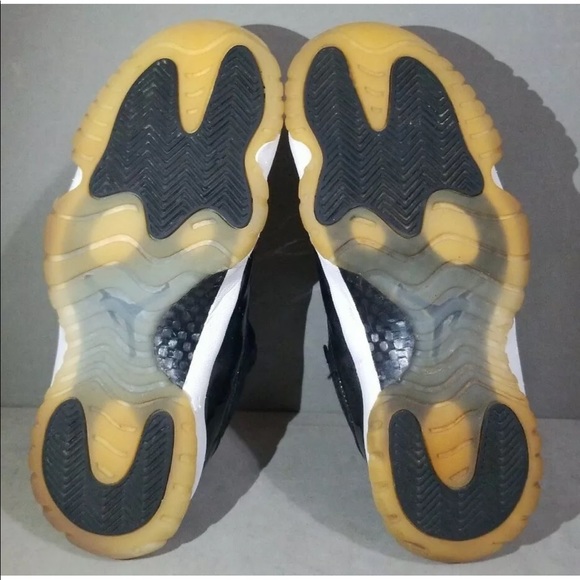 Jordan 11 - Picture 4 of 5